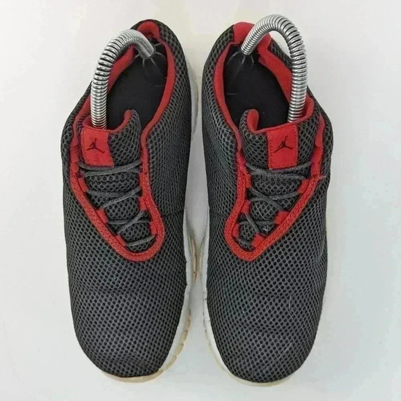 Air Jordan Future Low (BG) Big Kid's Shoes - 5.5 - Picture 2 of 10